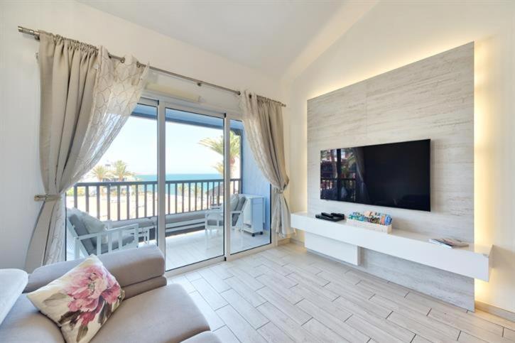 Lidia & Paco Home Two Bedrooms Beachfront Playa Del Aguila  Exteriör bild