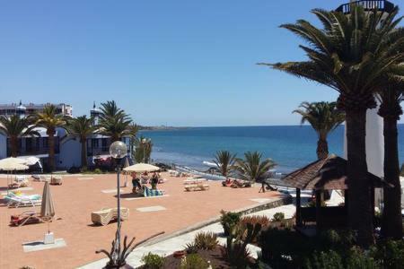 Lidia & Paco Home Two Bedrooms Beachfront Playa Del Aguila  Exteriör bild